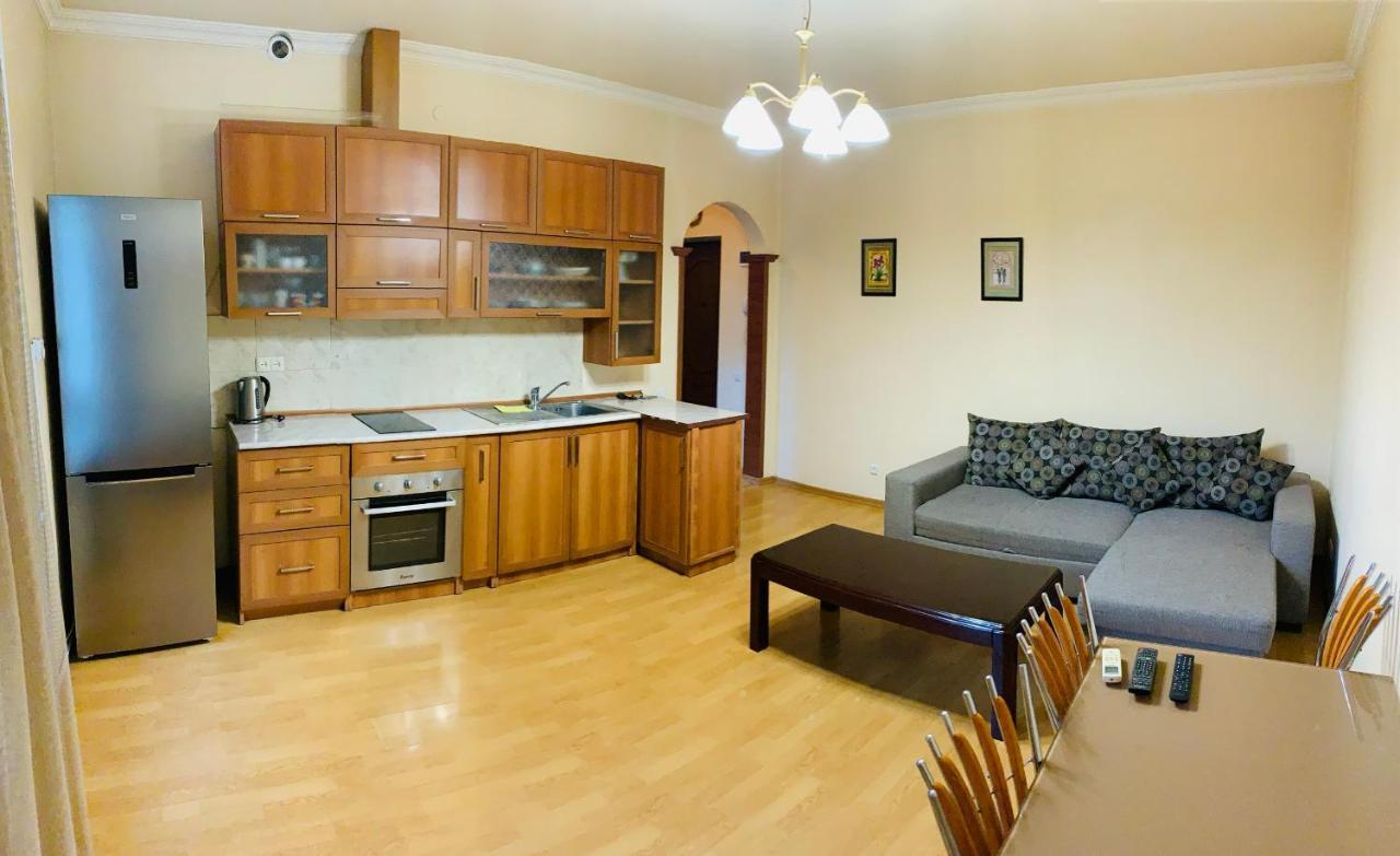City Center Apartment On Sayat Nova Street Ereván Exterior foto