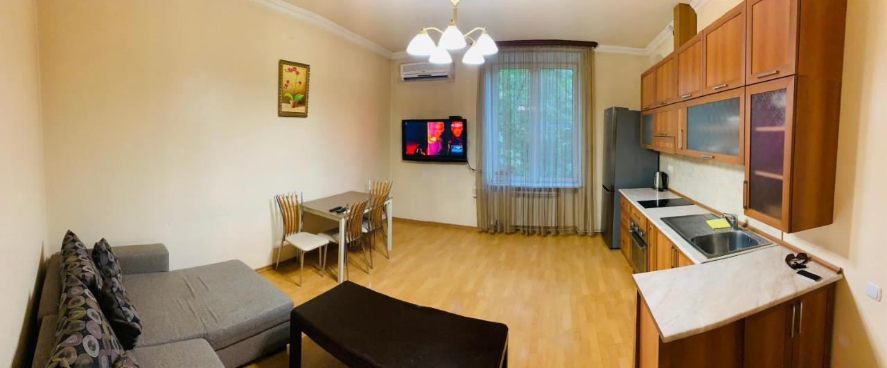 City Center Apartment On Sayat Nova Street Ereván Exterior foto