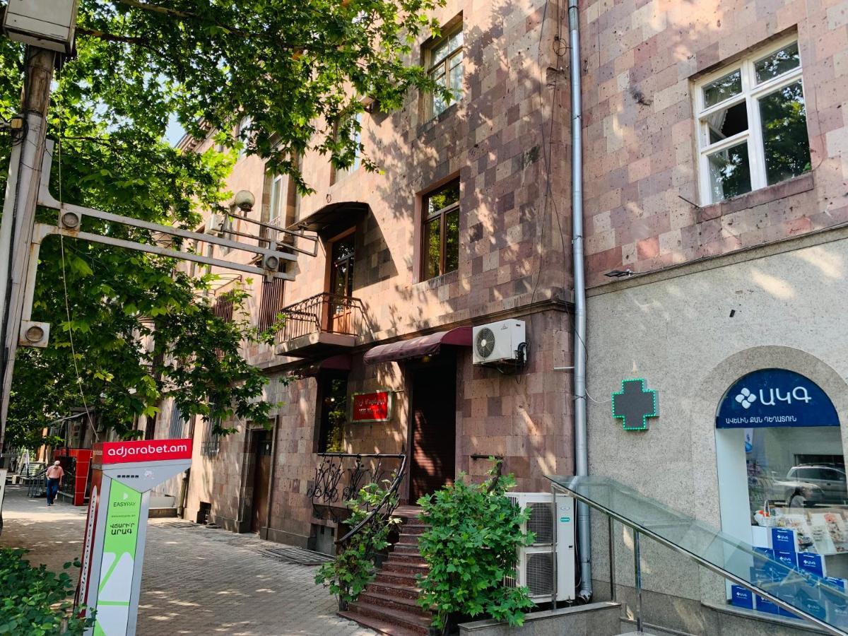 City Center Apartment On Sayat Nova Street Ereván Exterior foto